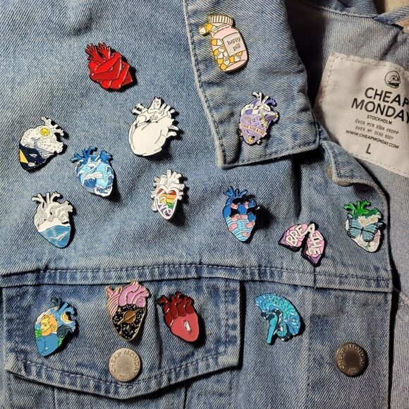 Butterfly Flower Eco Heart Enamel Pin - Picture 7 of 9